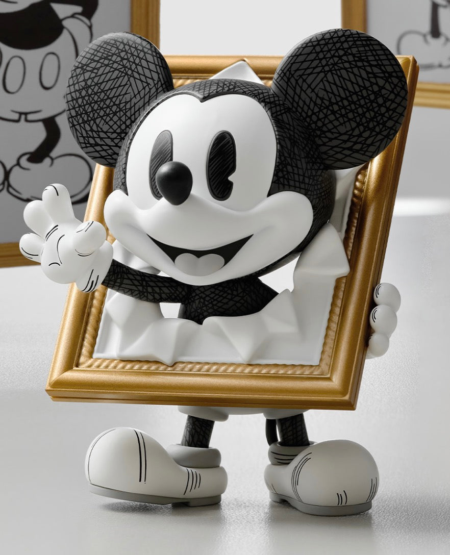 Popmart Disney Mickey Boundless Creativity - Painting Mickey